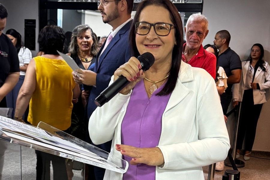 Vereadora Marcia Meireles lidera homenagem ao dia internacional da mulher